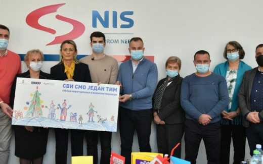 Poklon kompanije NIS učenicima na Kosovu i Metohiji
