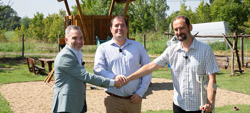 Kompanija NIS podržala je obnovu tri dečja igrališta u opštini Kanjiža
